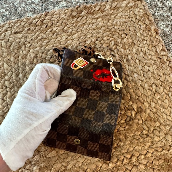 Louis Vuitton Damier customized handpainted key/card holder - Picture 12 of 17